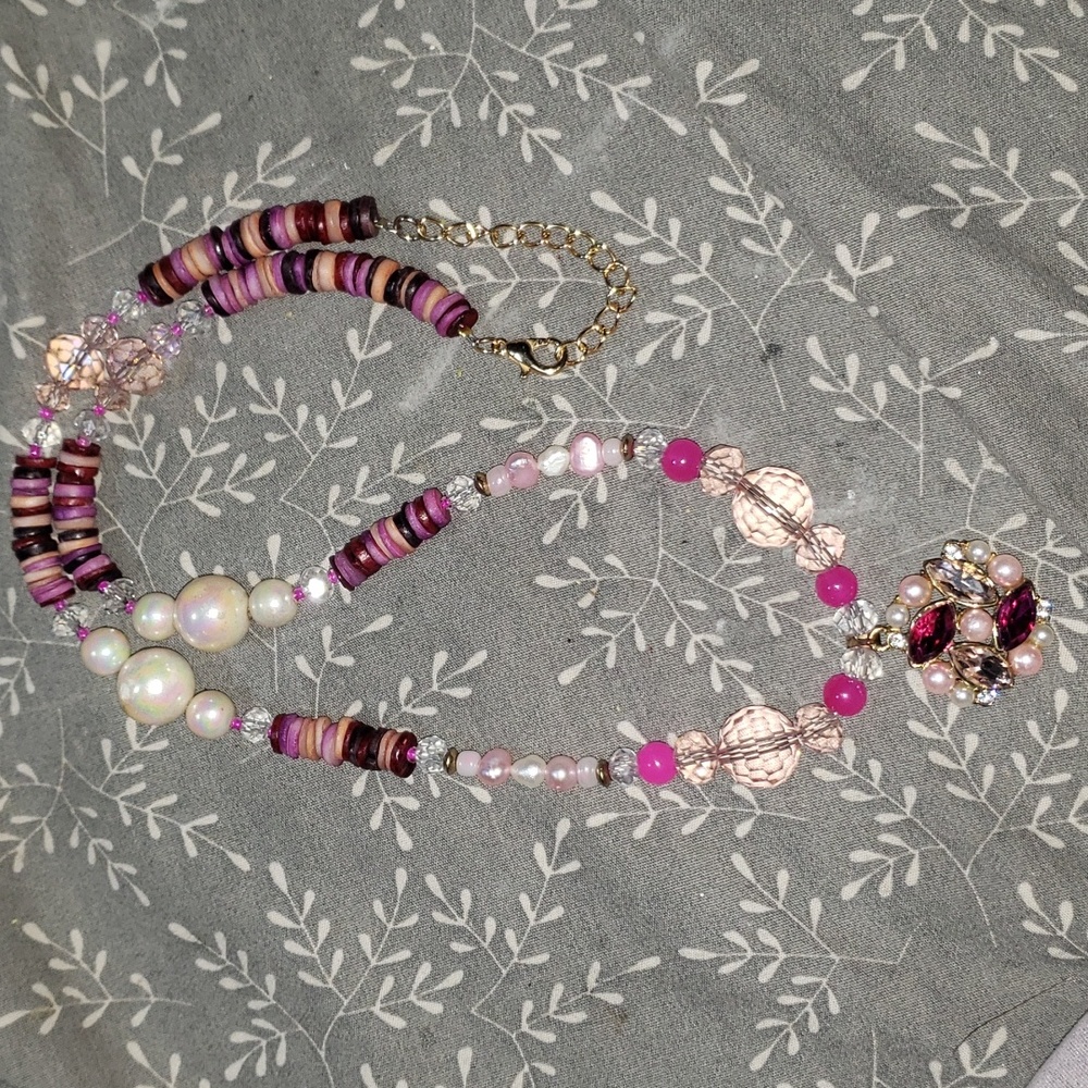 Vintage crystal pearl pendent necklace